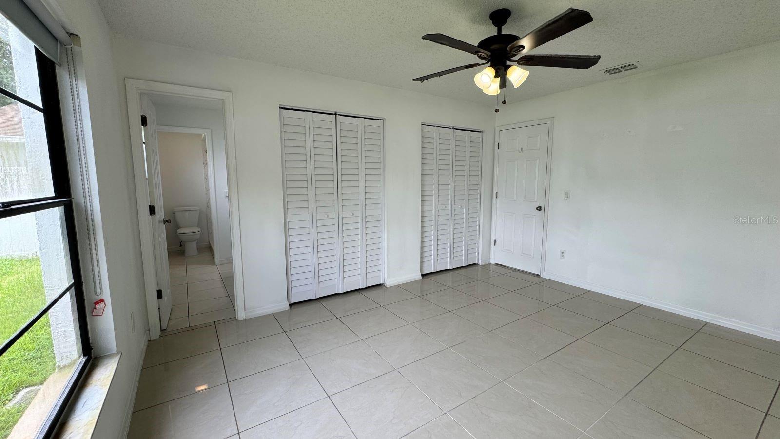 4841 Jamaica Ln Property Photo 4