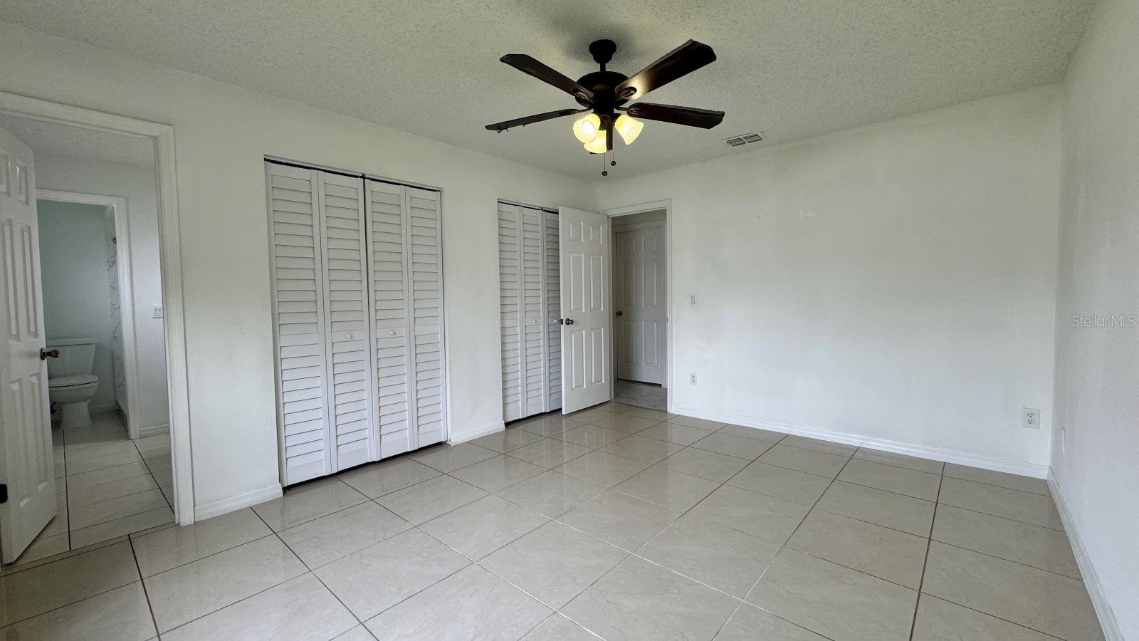4841 Jamaica Ln Property Photo 5