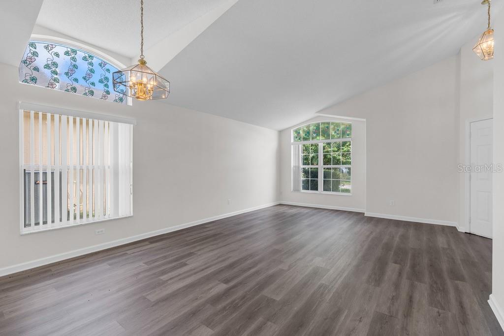 15746 Autumn Glen Ave Property Photo 11
