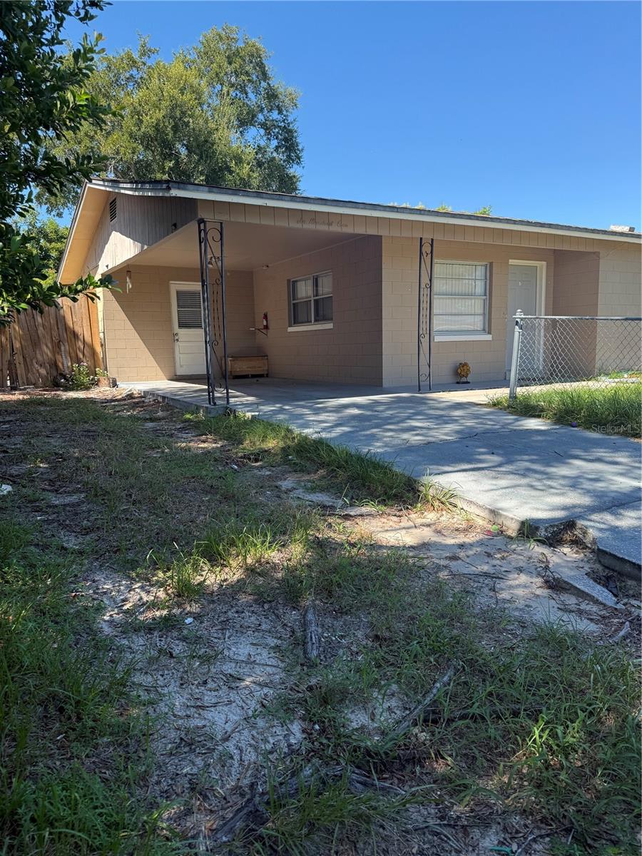 601 Clayton Cir Property Photo 2