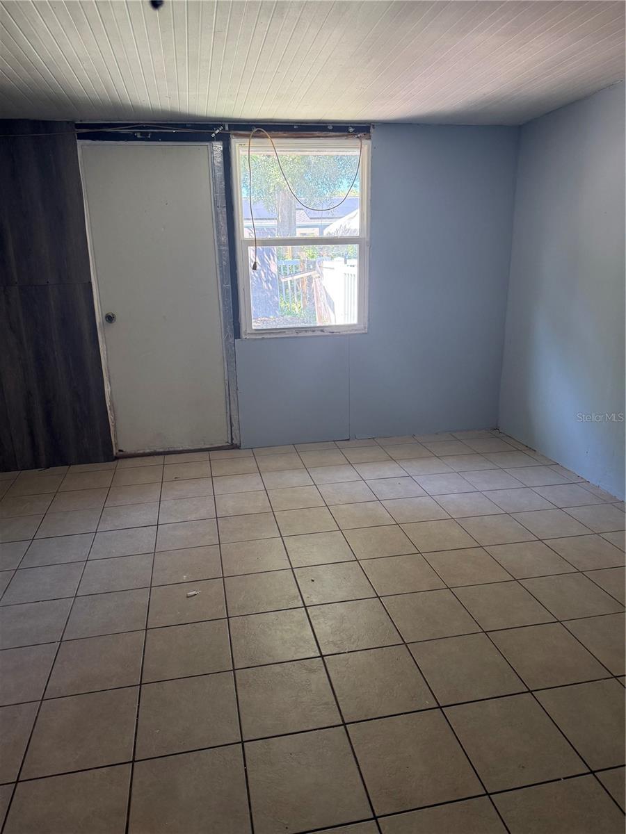 601 Clayton Cir Property Photo 4