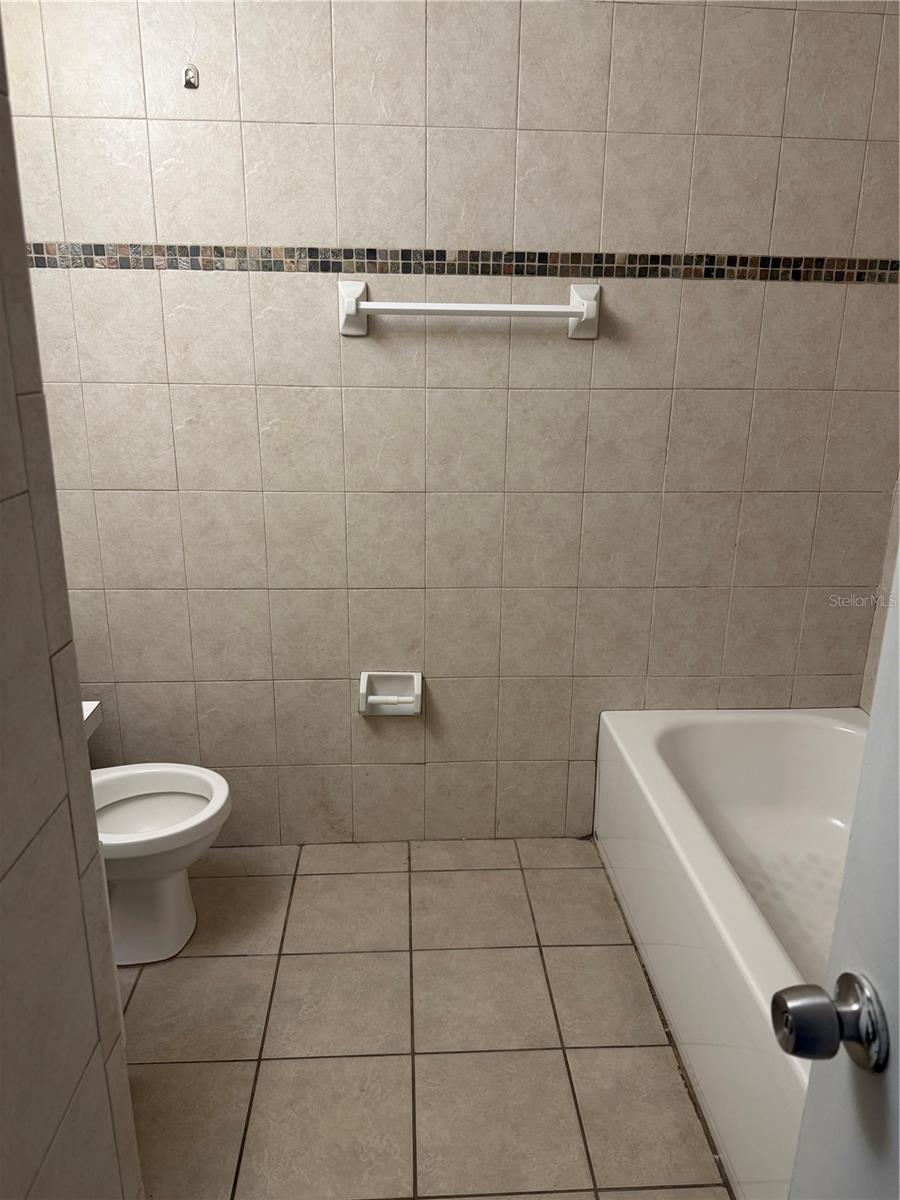 601 Clayton Cir Property Photo 8