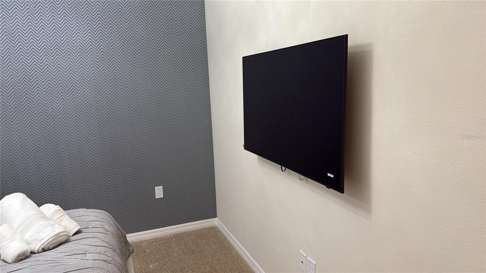 1287 Blue Paradise Way Property Photo 4