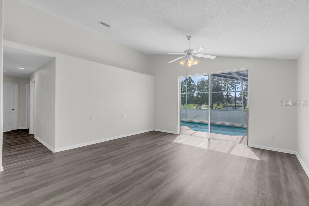 15746 Autumn Glen Ave Property Photo 8