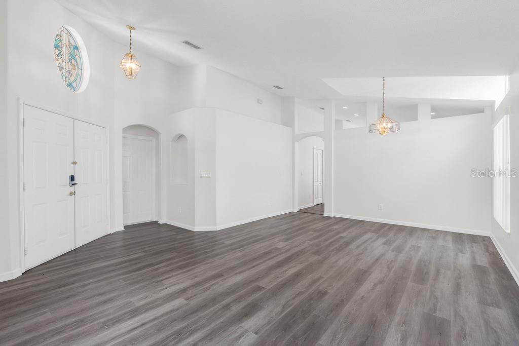 15746 Autumn Glen Ave Property Photo 11