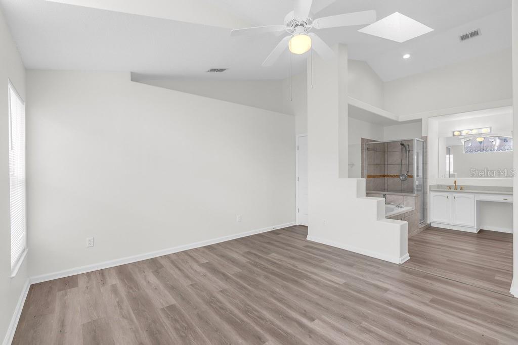 15746 Autumn Glen Ave Property Photo 18
