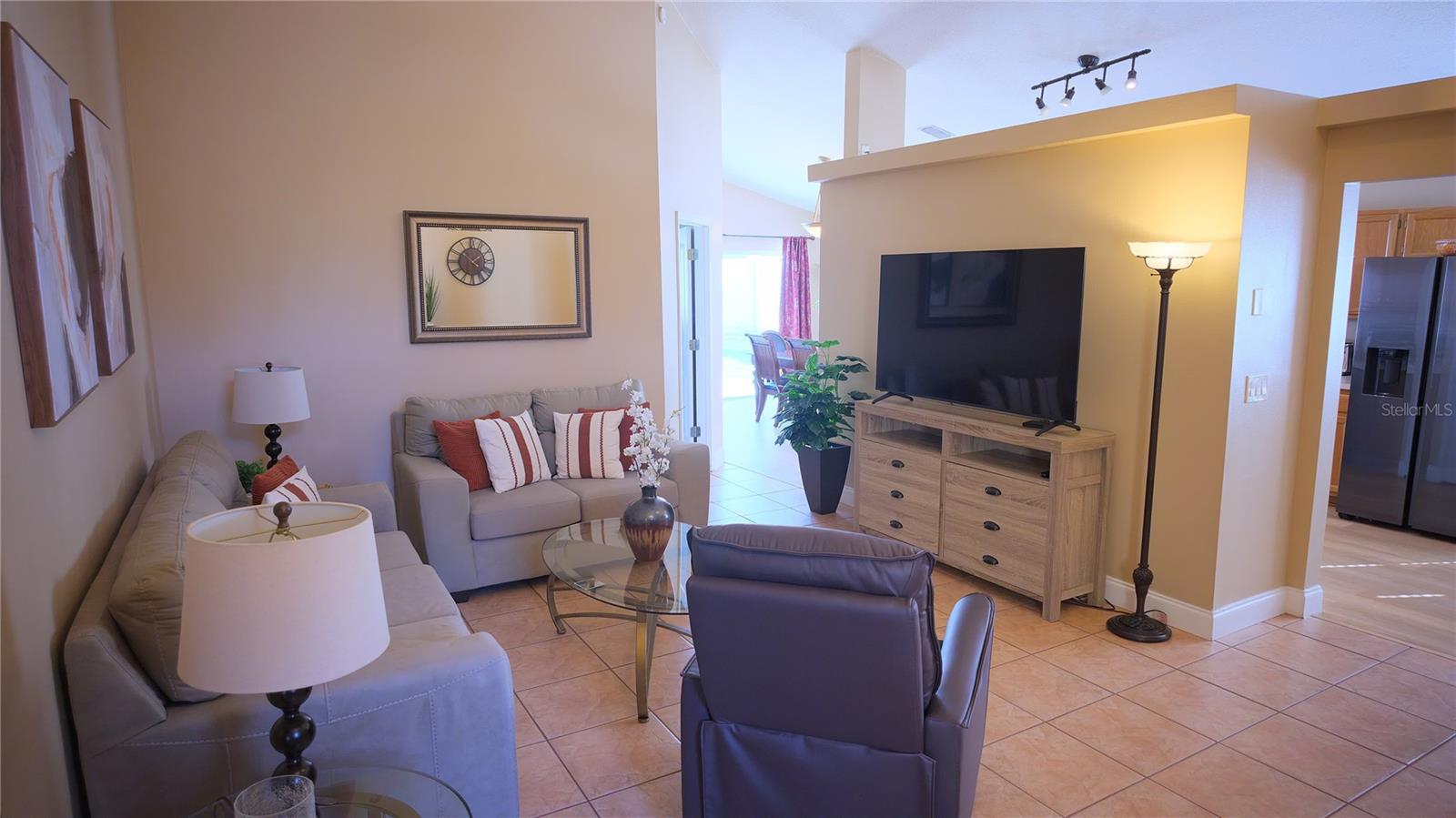 2135 Cobblefield Cir Property Photo 3