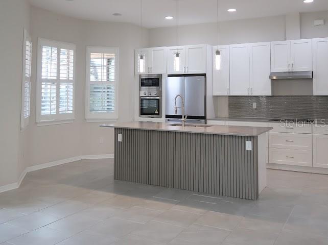 13183 Woodford St Property Photo 2