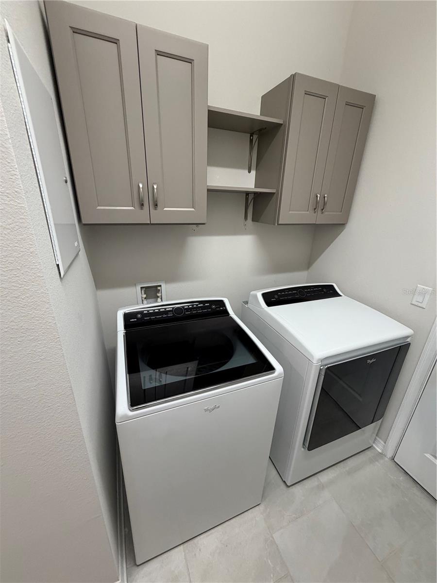 13183 Woodford St Property Photo 16