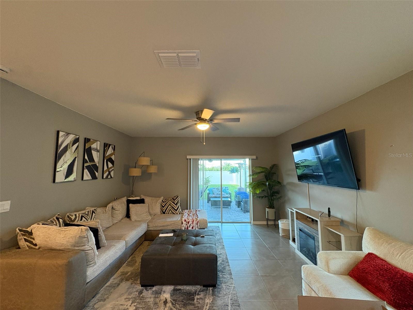 928 August Sky Dr Property Photo 3
