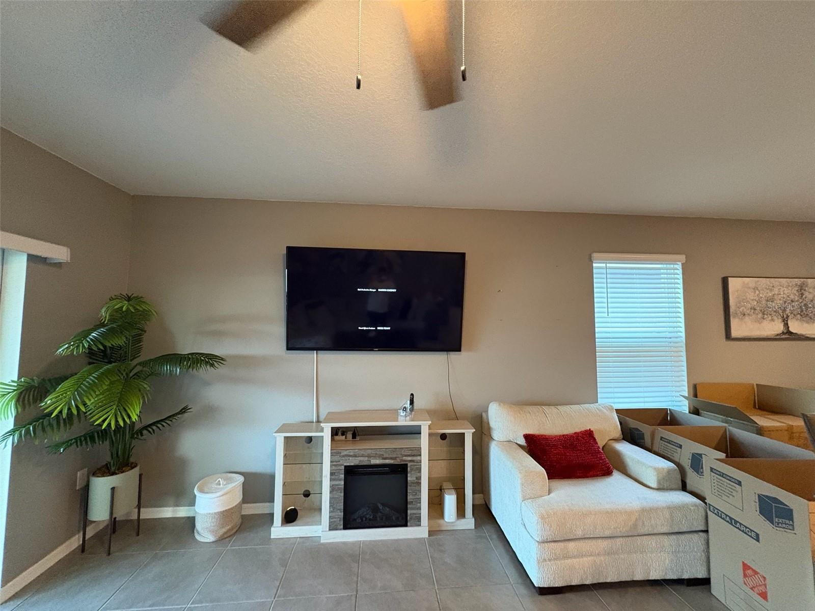 928 August Sky Dr Property Photo 5