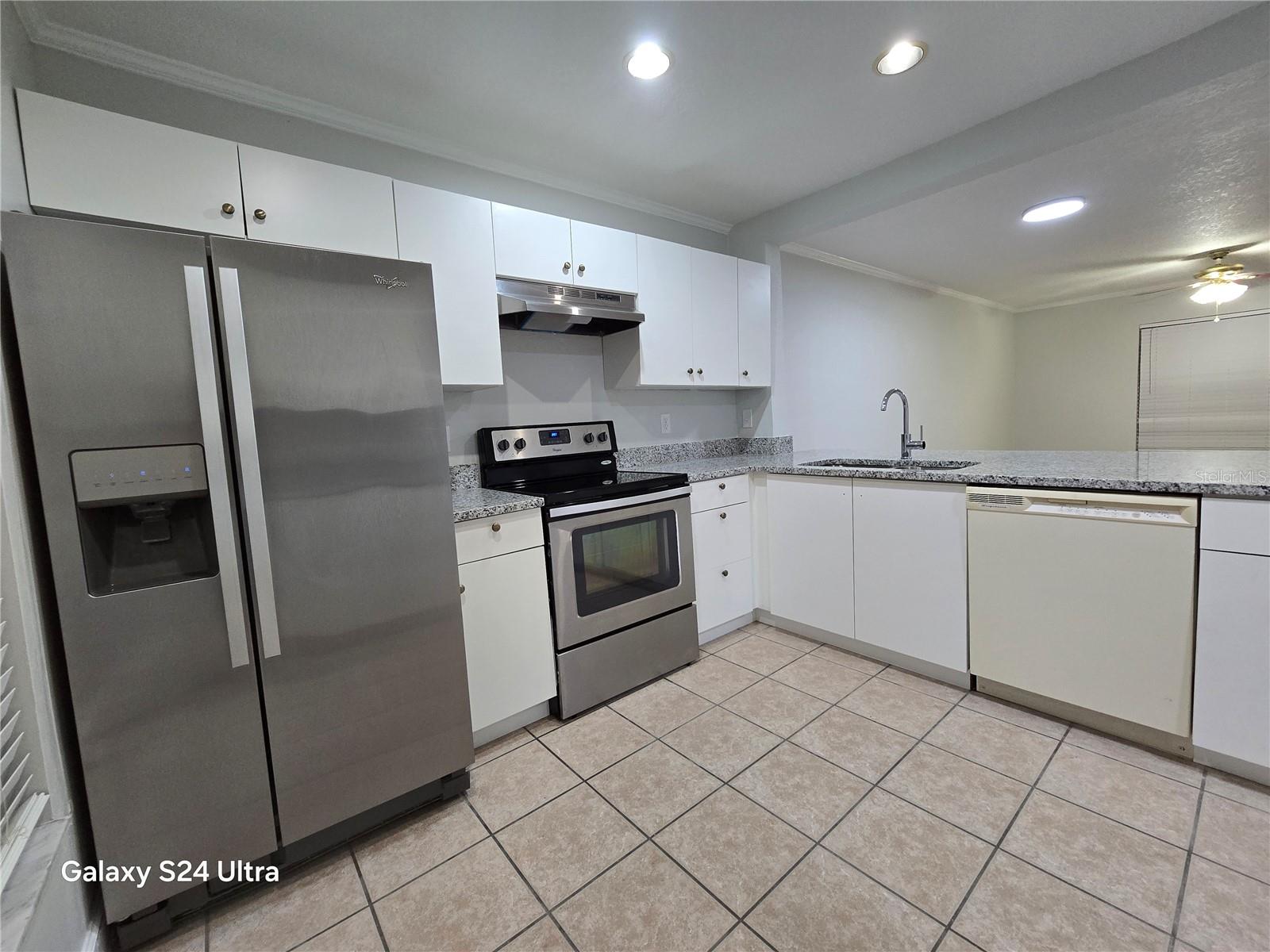 O6445201 Property Photo 5