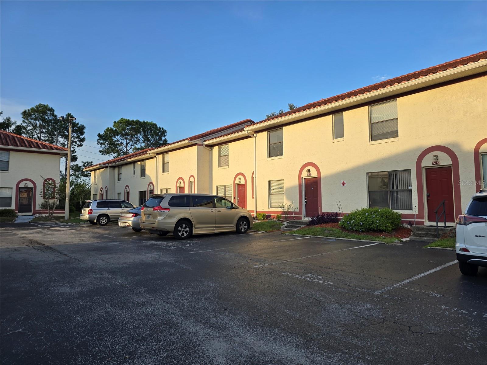 O6445201 Property Photo 7