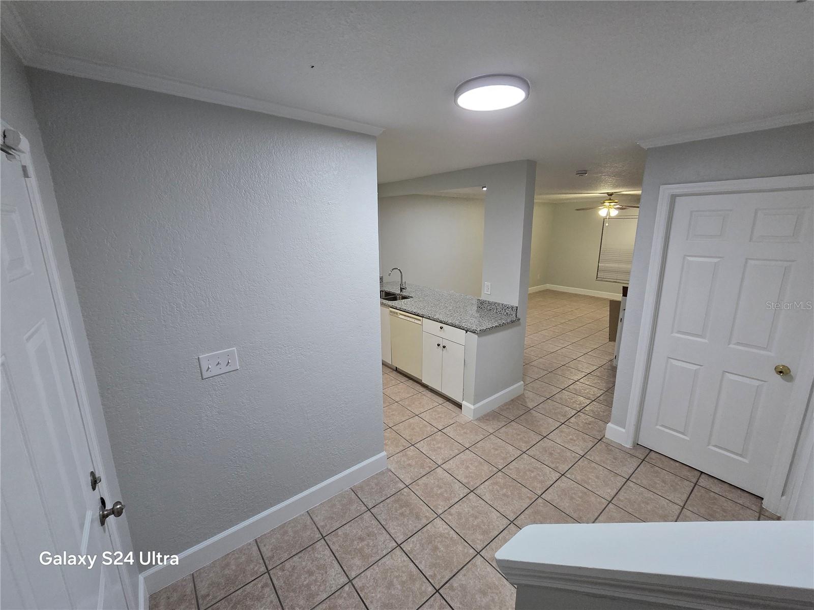 O6445201 Property Photo 10