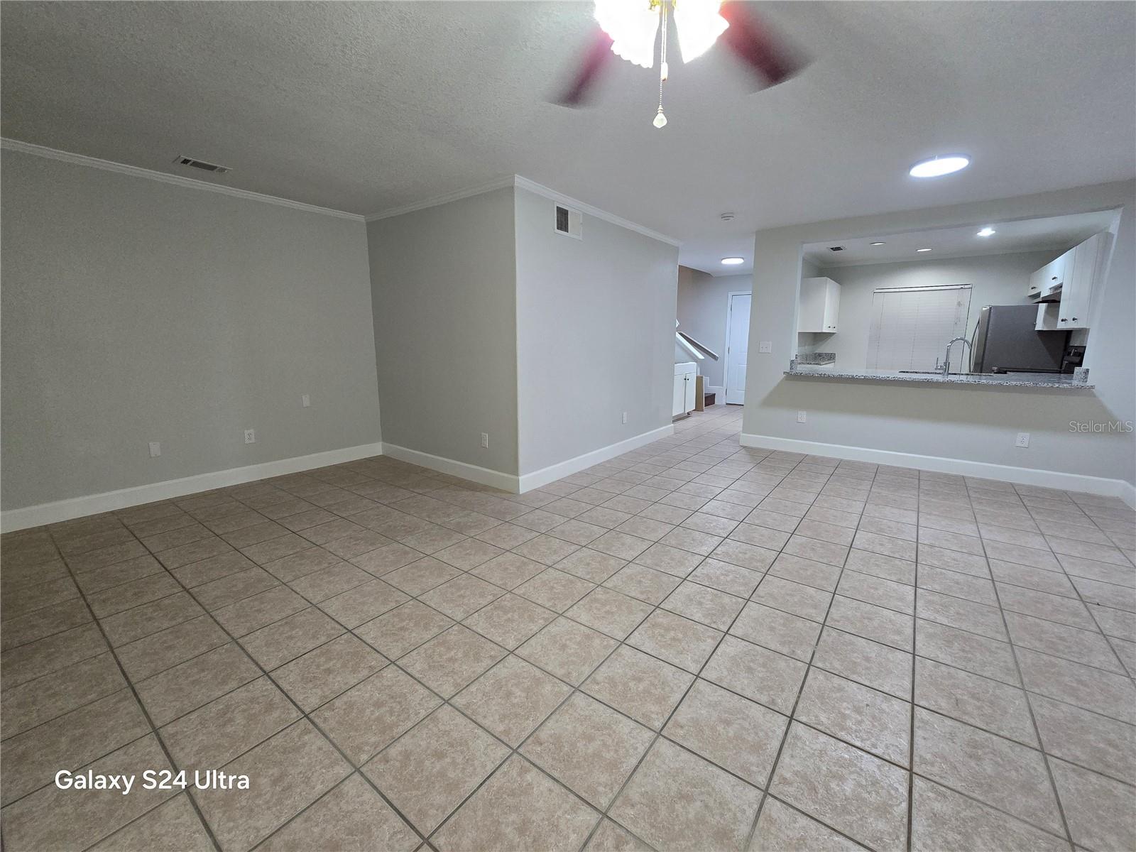 O6445201 Property Photo 14