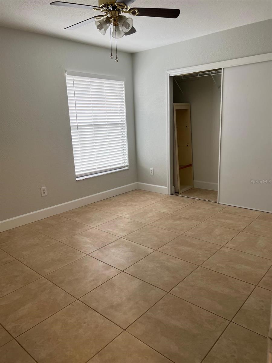 O6445201 Property Photo 19