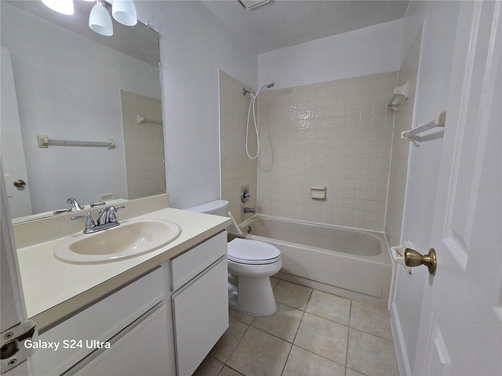 O6445201 Property Photo 20