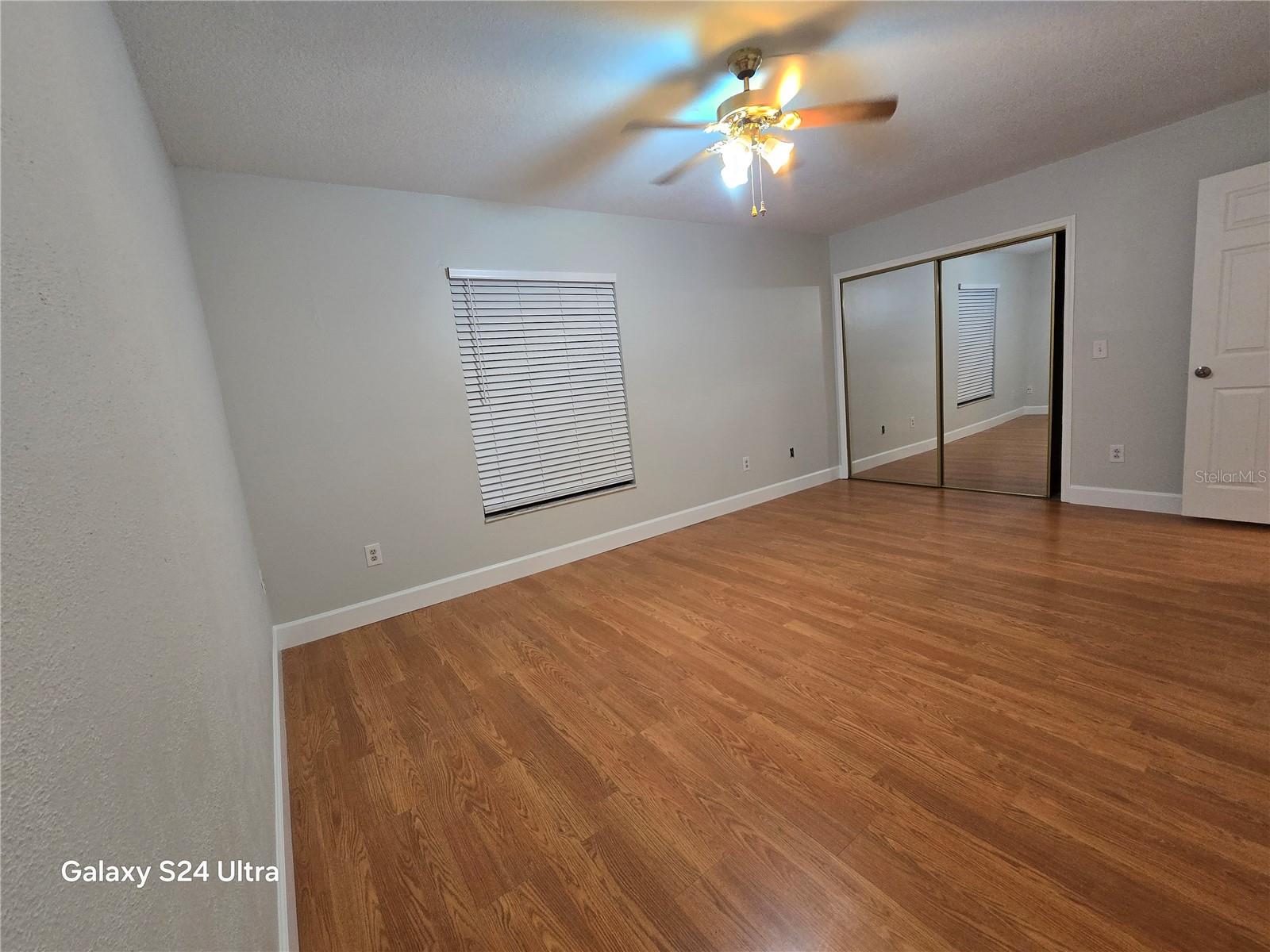 O6445201 Property Photo 21