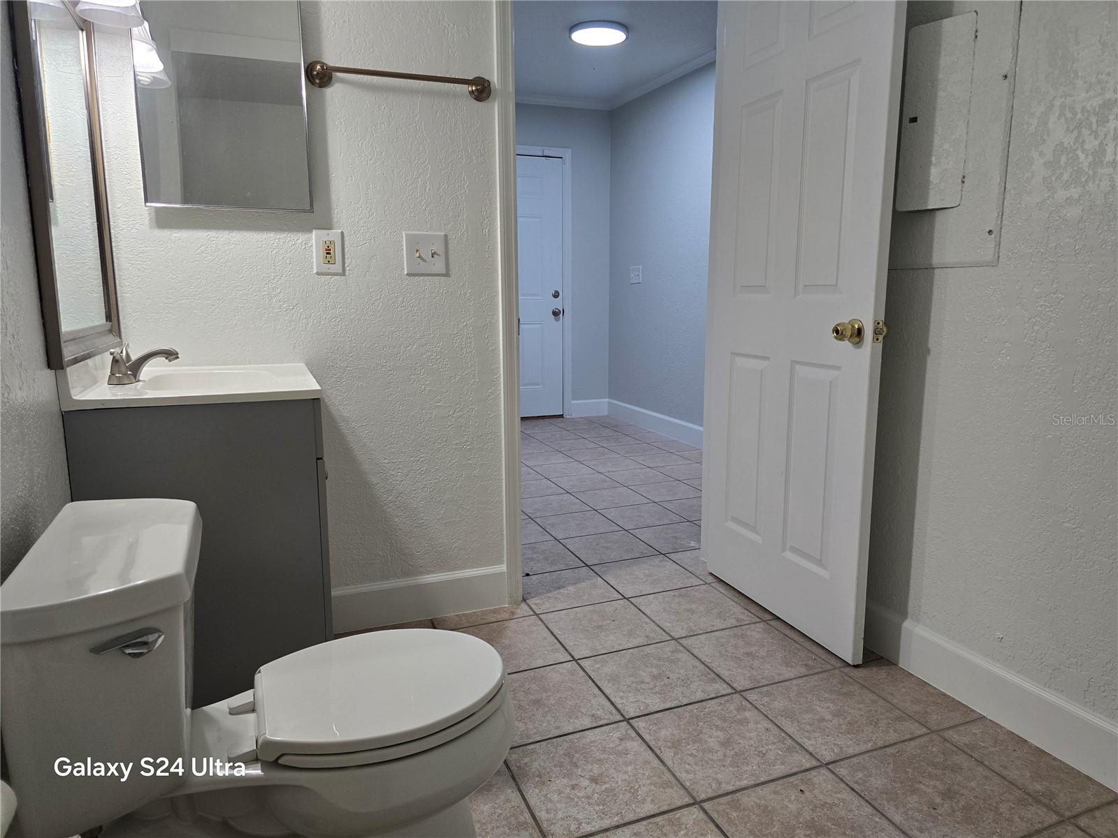 O6445201 Property Photo 23
