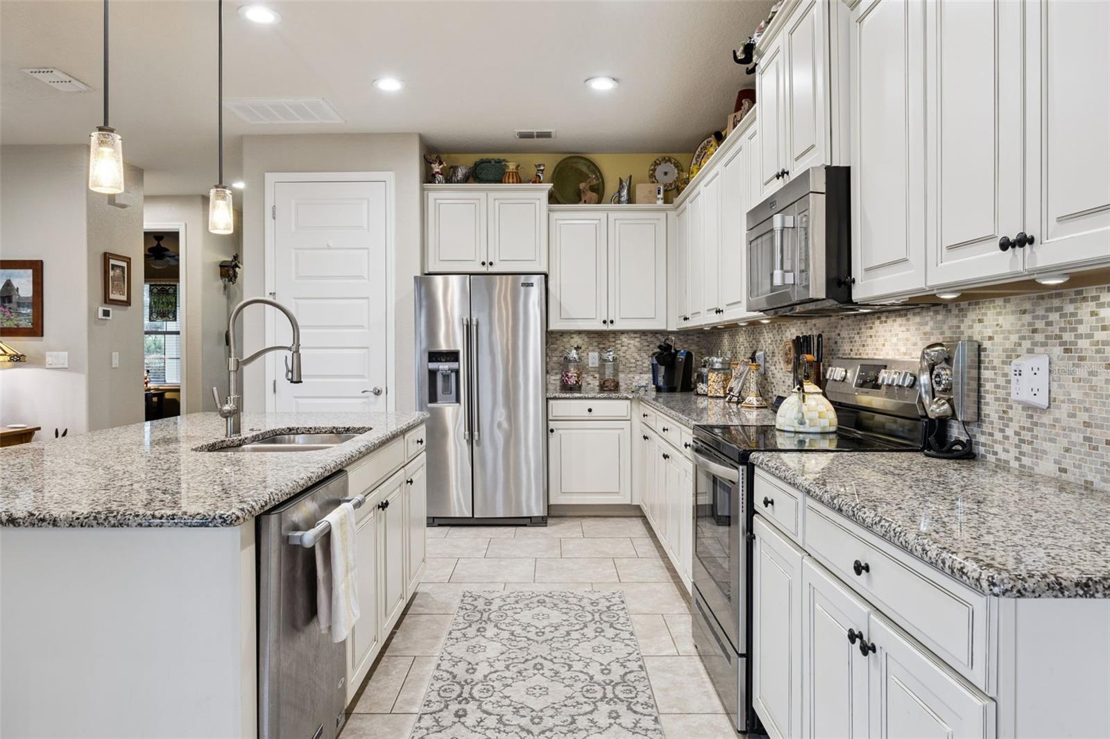15562 Waterleigh Cove Dr Property Photo 11