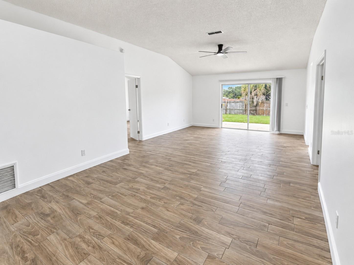 6838 Merganser Dr Property Photo 4