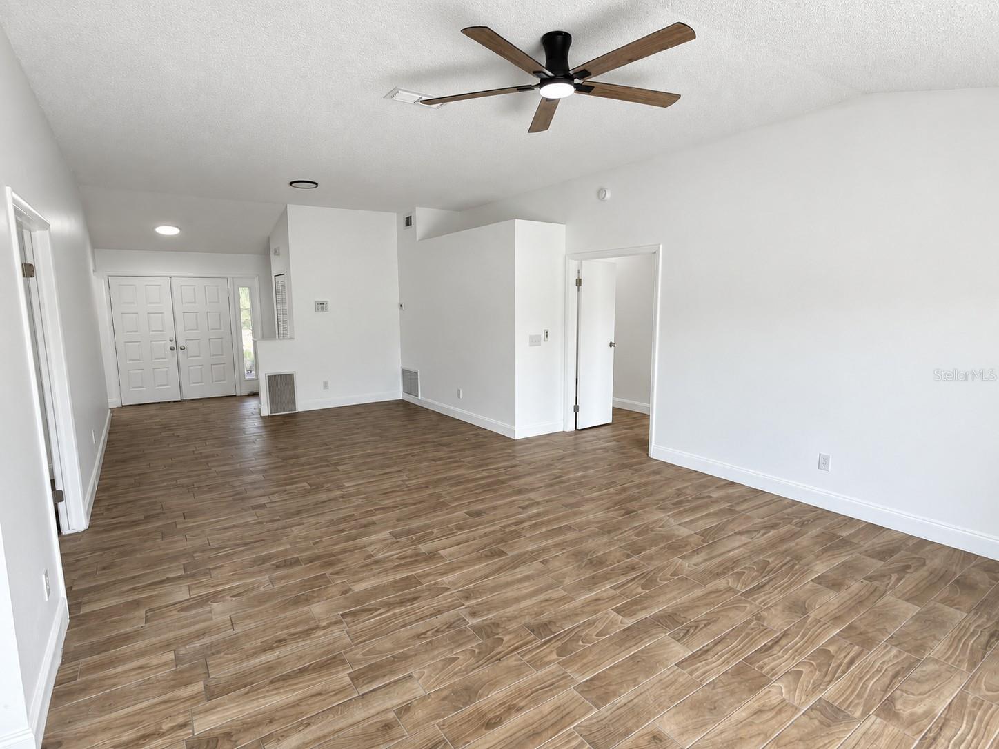 6838 Merganser Dr Property Photo 5
