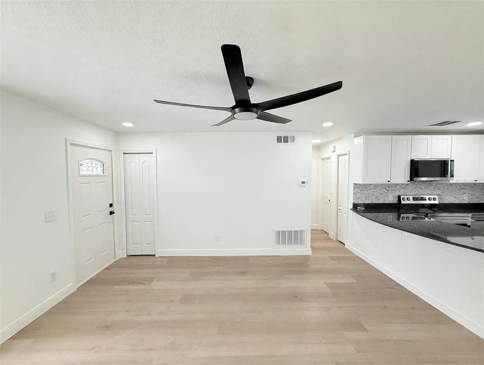 4058 Luan Dr Property Photo 5