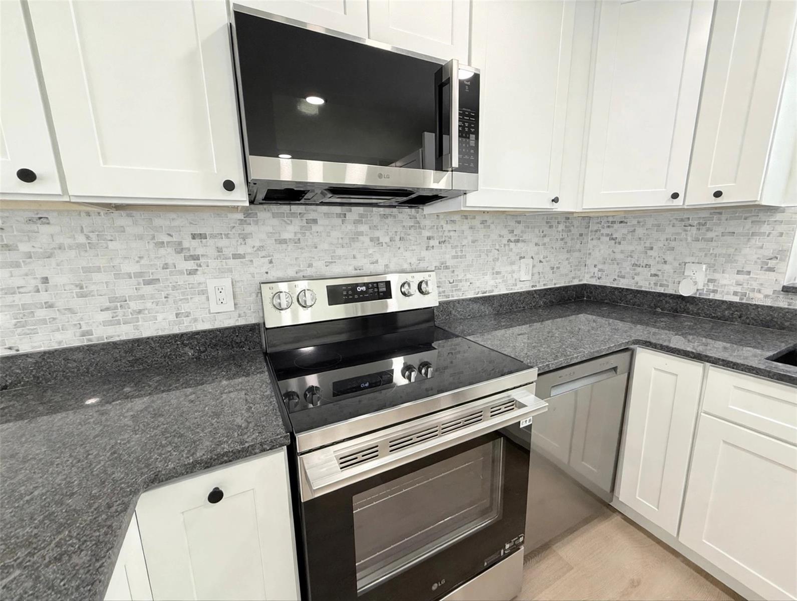 4058 Luan Dr Property Photo 15