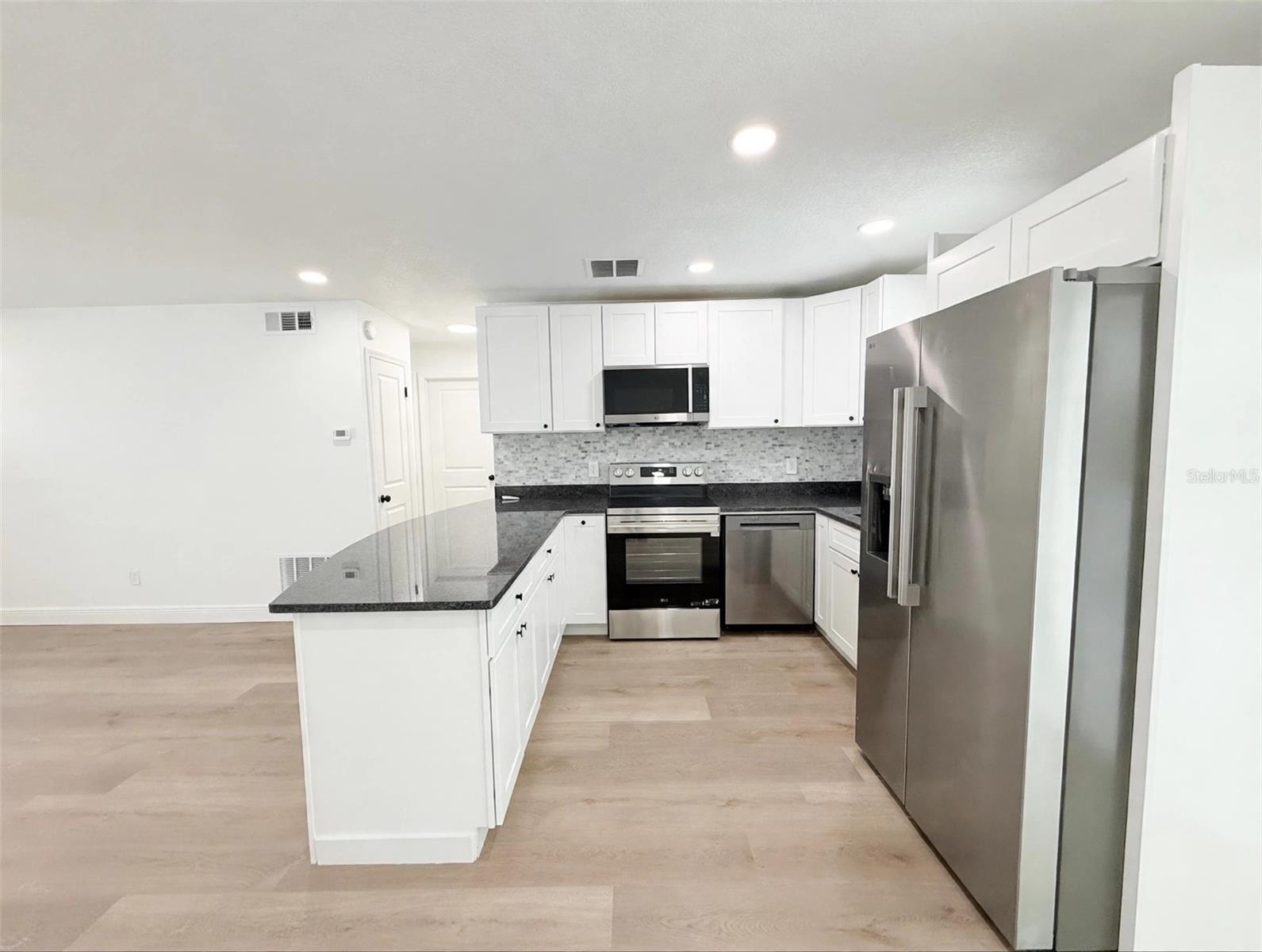 4058 Luan Dr Property Photo 18