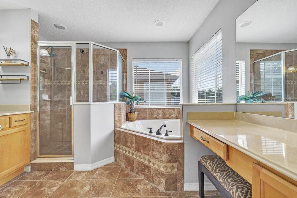 8840 Abbey Leaf Ln Property Photo 17
