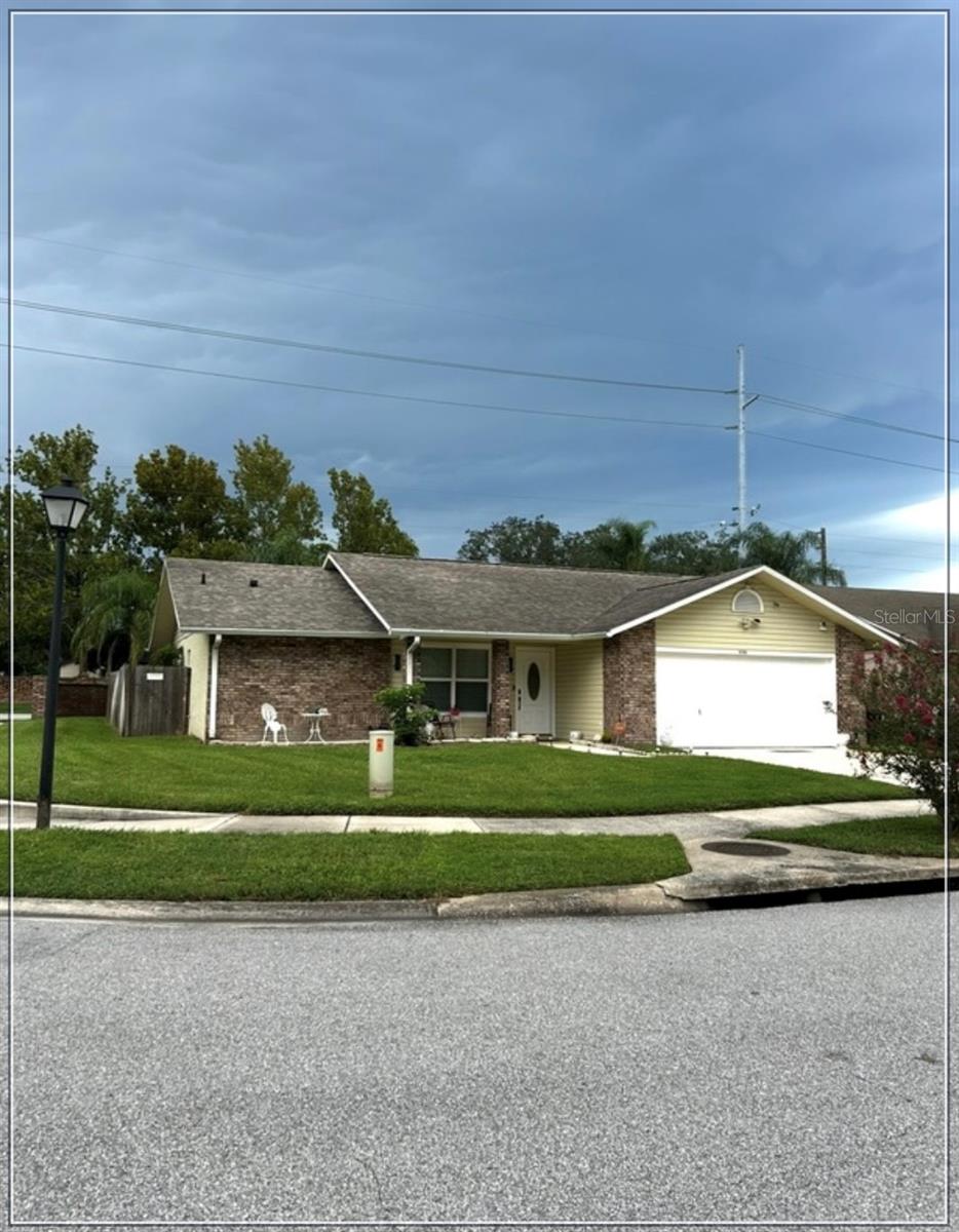 10103 Chesham Dr Property Photo 2
