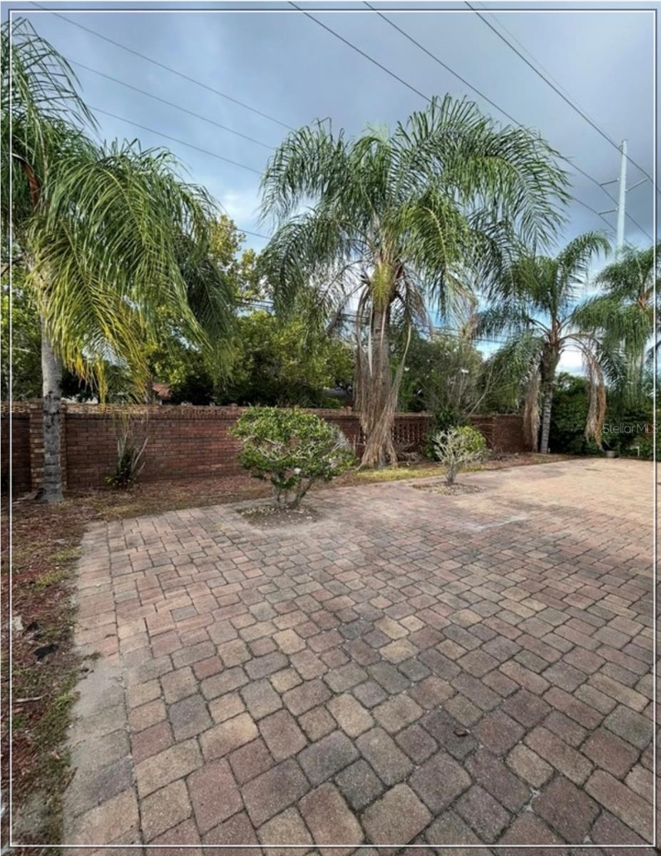 10103 Chesham Dr Property Photo 16