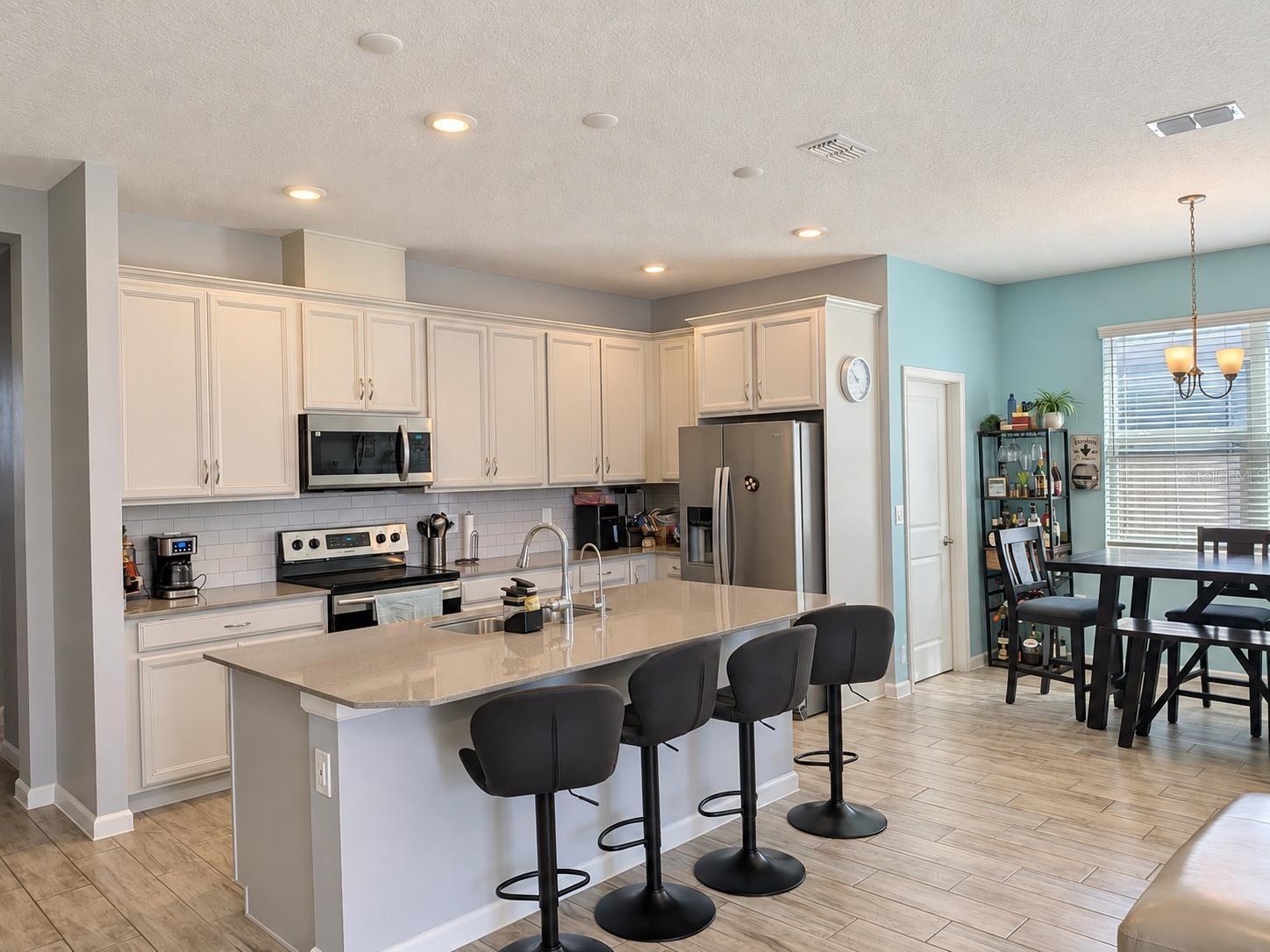 2913 Bluestem Ln Property Photo 4