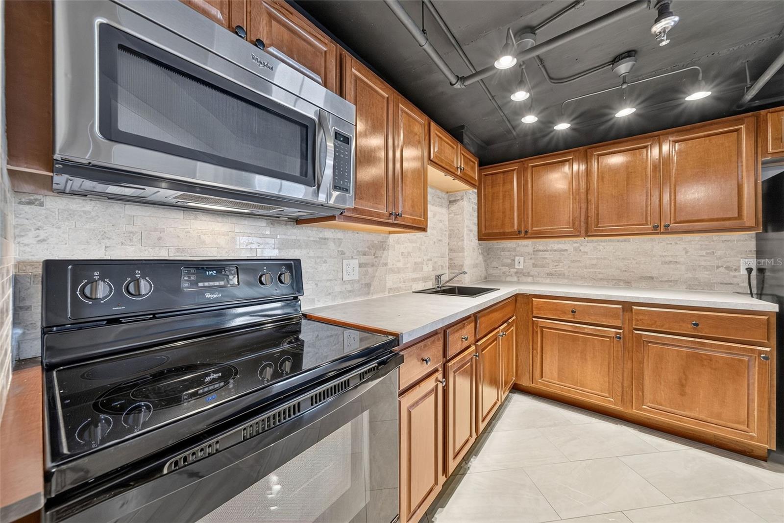 400 E Colonial Dr #1604 Property Photo 8
