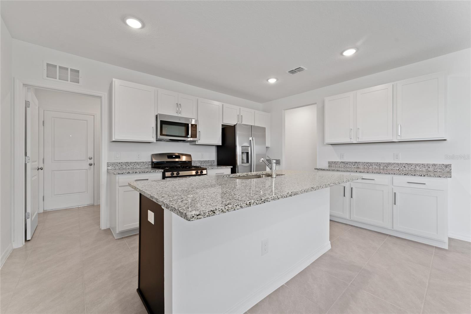 15014 Windflower Aly Property Photo 4