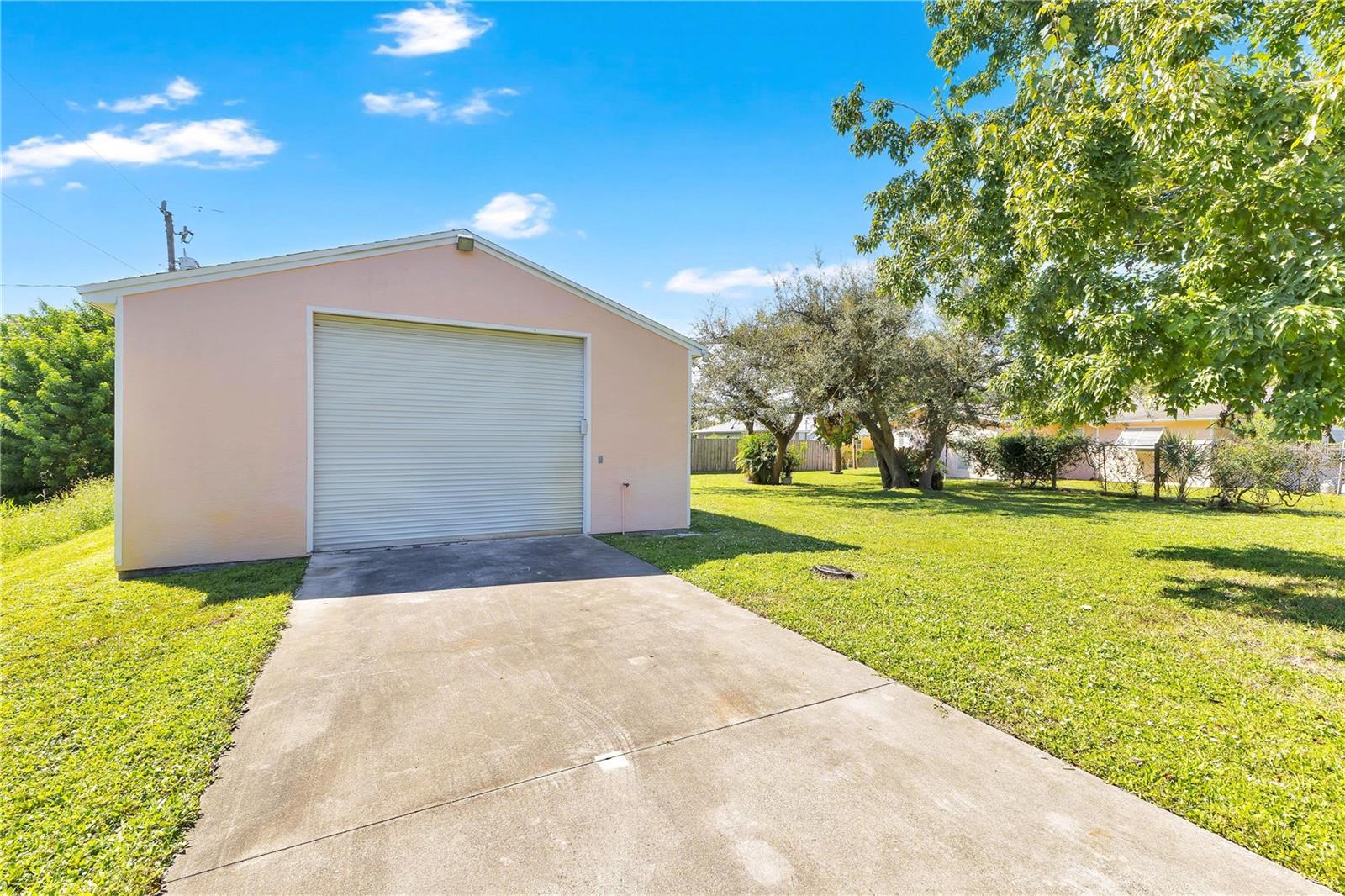 867 Floraland Ave Property Photo 21