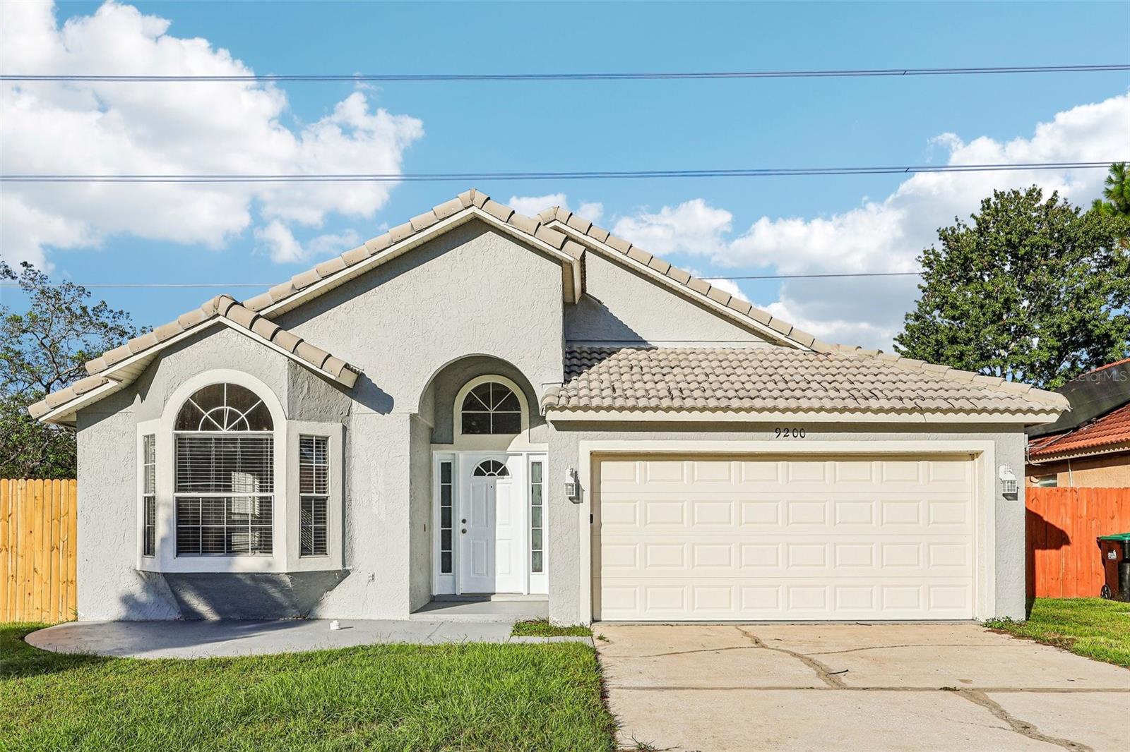 9200 Valencia Palms Dr Property Photo 1