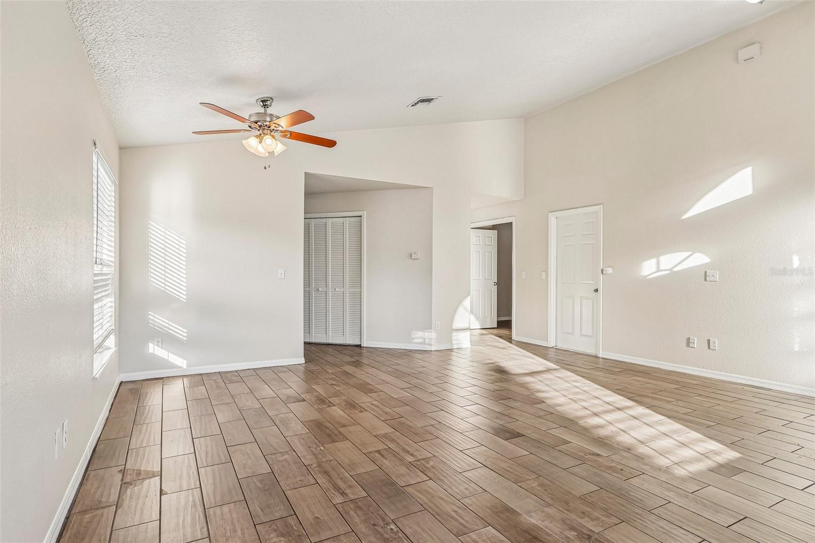 9200 Valencia Palms Dr Property Photo 4