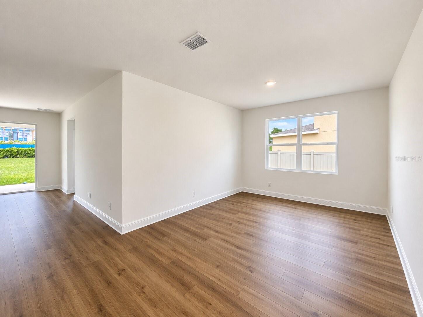 416 Lemongrass Rd Property Photo 5