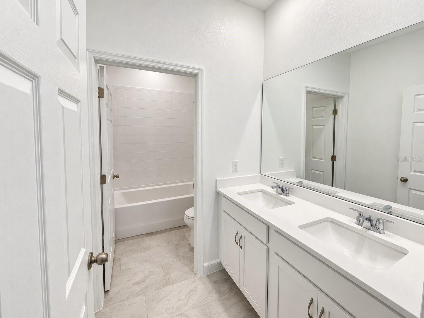 416 Lemongrass Rd Property Photo 11