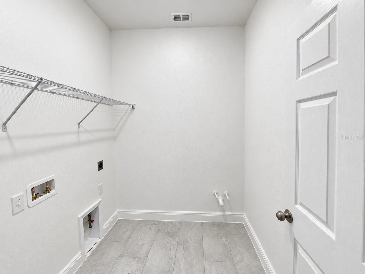 416 Lemongrass Rd Property Photo 13
