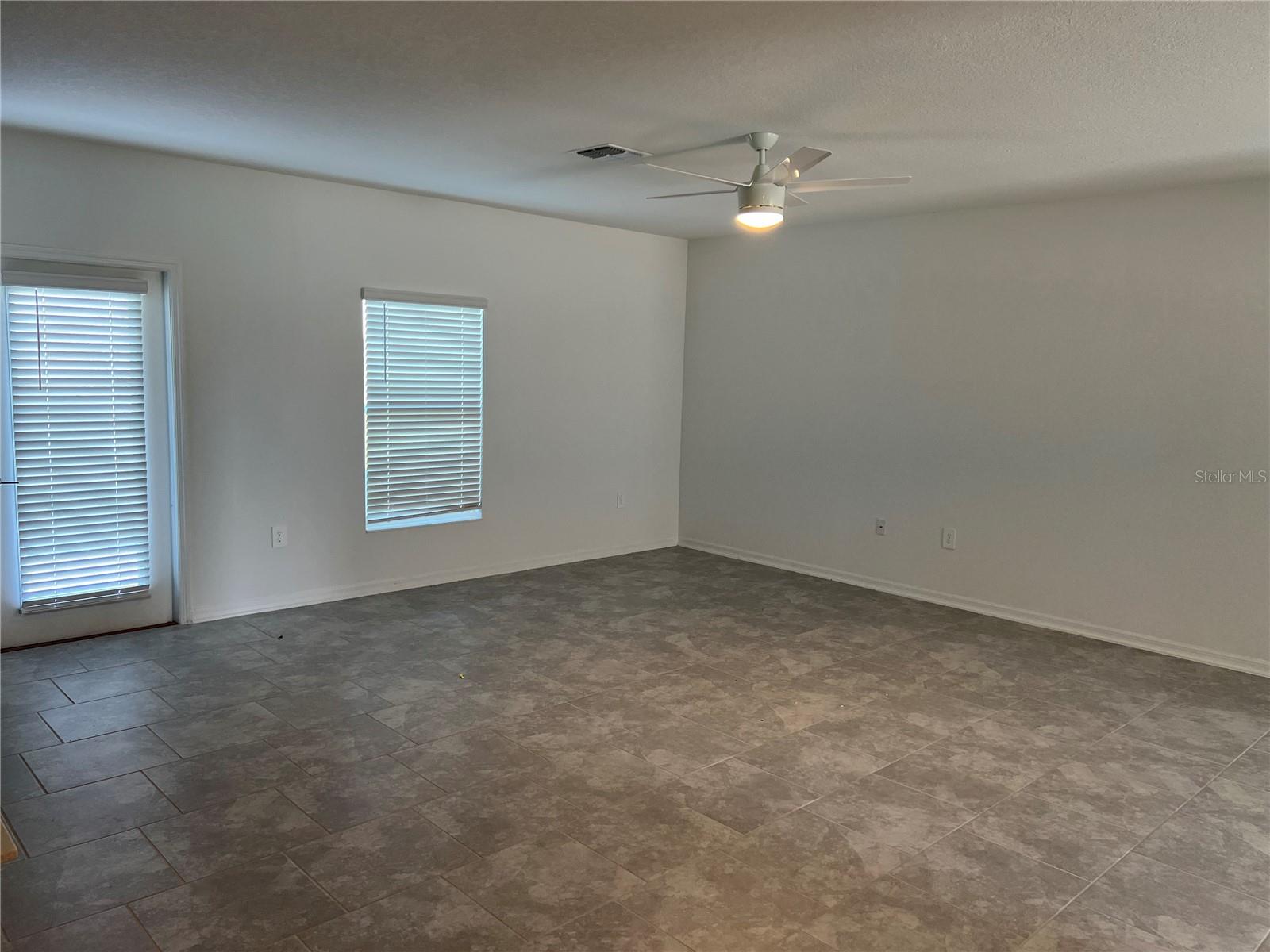 930 Cattleman St Property Photo 15