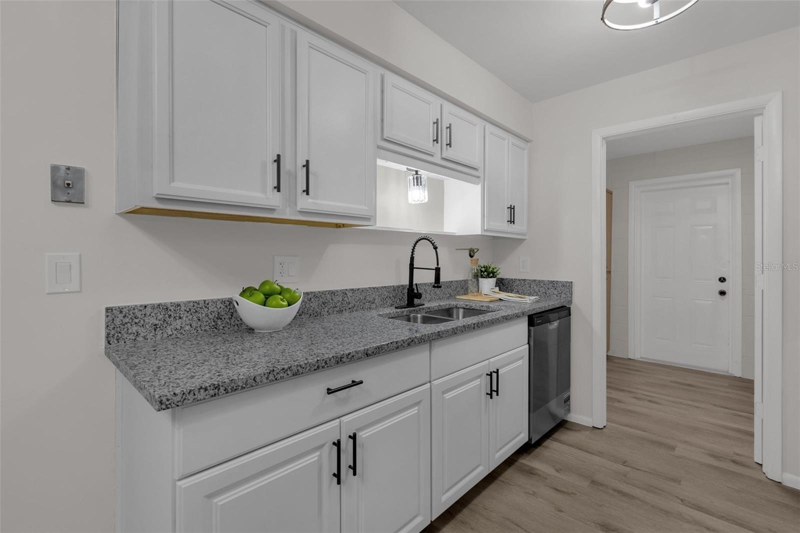 4424 Alfred St Property Photo 15