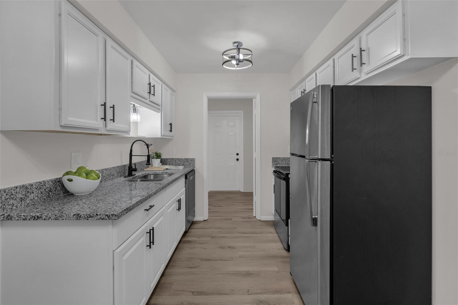 4424 Alfred St Property Photo 17