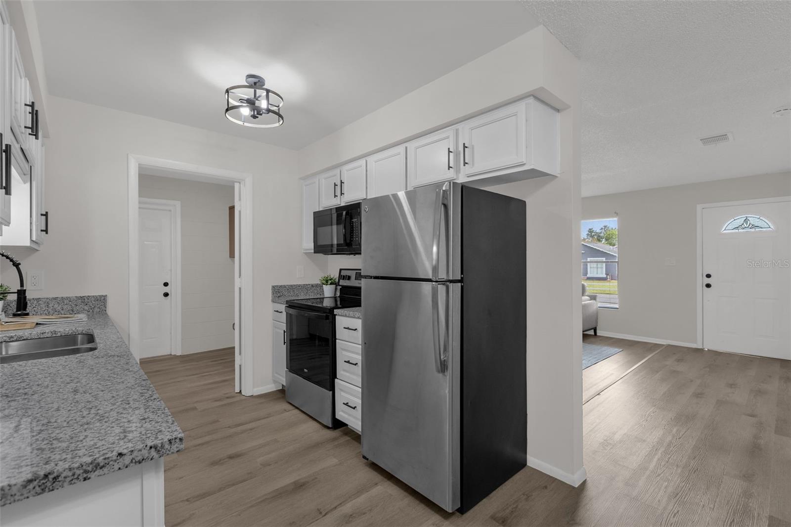 4424 Alfred St Property Photo 18