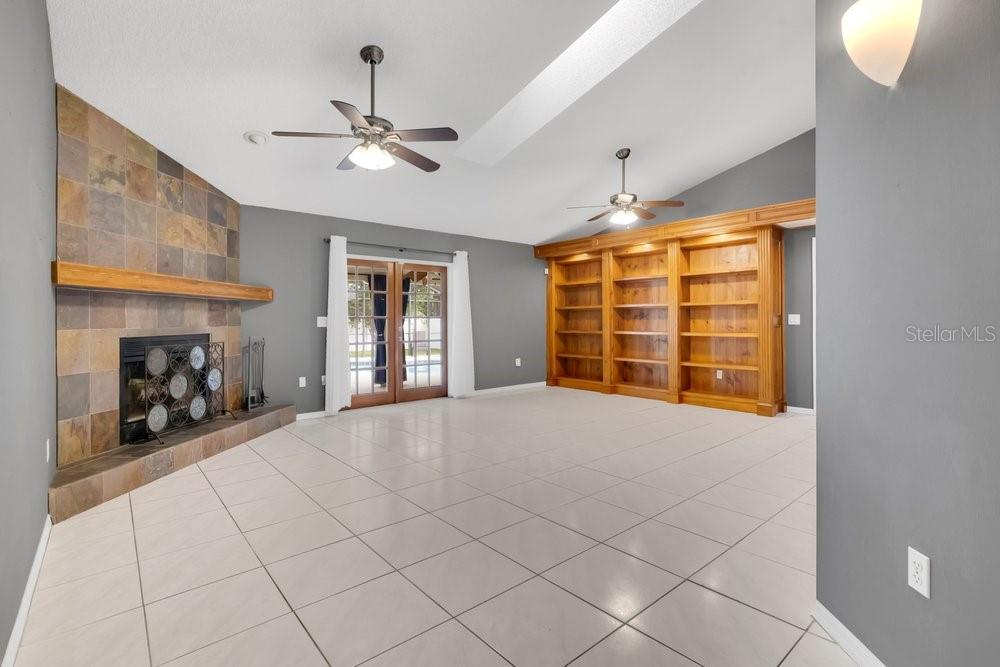 204 Harbor Dr Property Photo 3