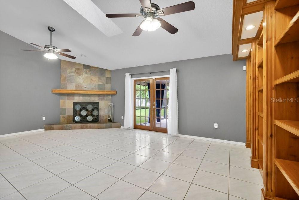 204 Harbor Dr Property Photo 5