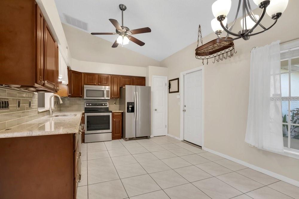 204 Harbor Dr Property Photo 7