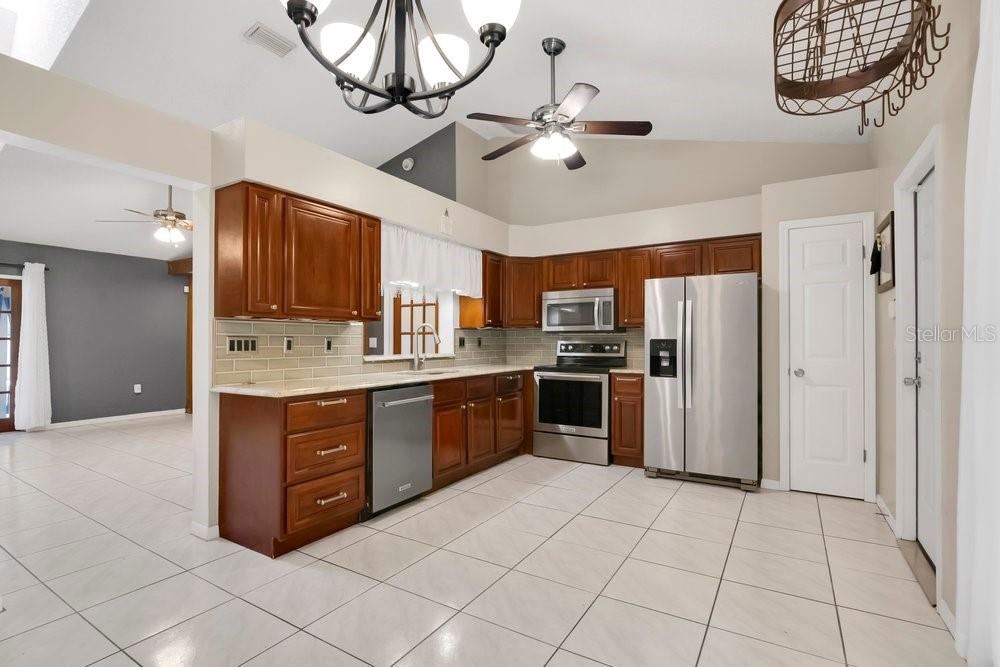 204 Harbor Dr Property Photo 8