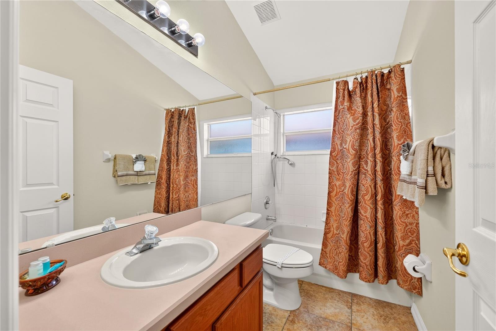 16028 Magnolia Hill St Property Photo 9